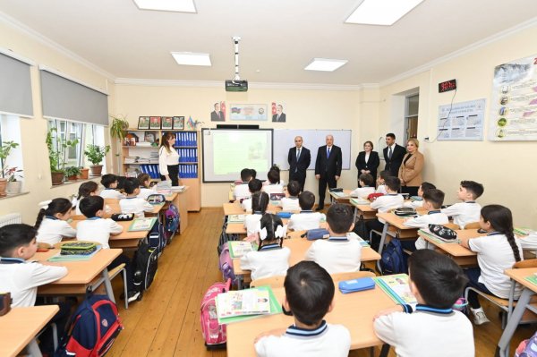 Elm və təhsil naziri Sumqayıtdakı 1 nömrəli tam orta məktəbdə - FOTOLAR