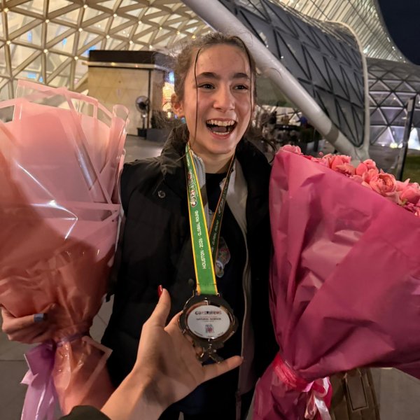 Azərbaycanlı şagirdin beynəlxalq arenada uğuru - FOTOLAR