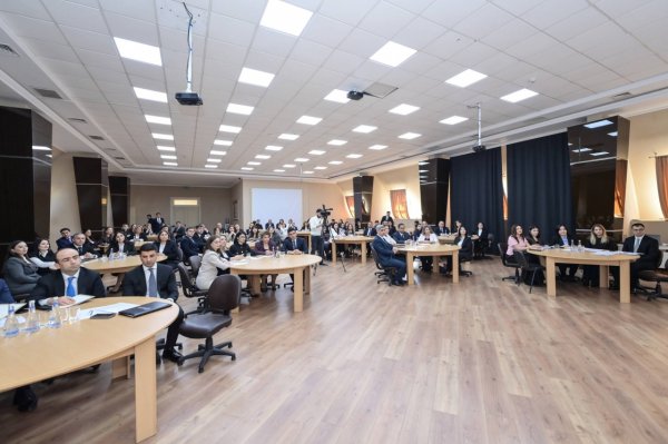 Nazir yeni təyin olunmuş məktəb direktorları ilə görüşdü - FOTOLAR