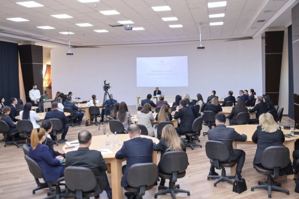 Nazir yeni təyin olunmuş məktəb direktorları ilə görüşdü - FOTOLAR