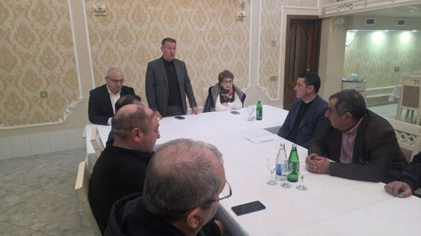 Bakının bu ərazisindəki yaşıllıqların köçürülməsinə rəy verilməsi məsələsinə baxılır