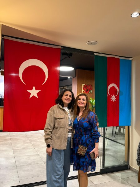 İzmirdə 8 Mart münasibətilə Azərbaycan–Türkiyə qadın həmrəyliyi tədbiri keçirilib 