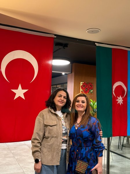 İzmirdə 8 Mart münasibətilə Azərbaycan–Türkiyə qadın həmrəyliyi tədbiri keçirilib 