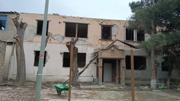 Sumqayıtın 21-ci məhəlləsində 2 mərtəbəli binalar tarixə qovuşur - FOTO