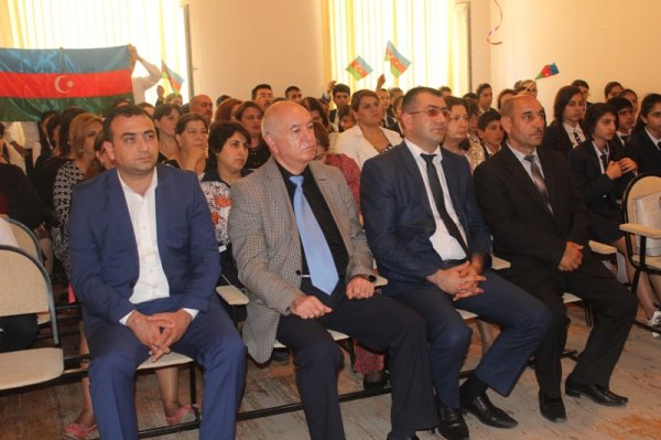 Sumqayıt şəhər 9 saylı orta məktəbdə 28 May- Respublika günü münasibətilə tədbir keçirilib