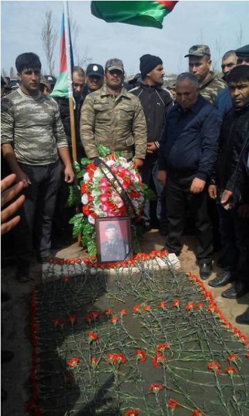 19 yaşlı şəhid - Ailənin tək oğlunun yarımçıq ömür NAĞILI - FOTOLAR 19 yaşlı şəhid - Ailənin tək oğlunun yarımçıq ömür NAĞILI - FOTOLAR