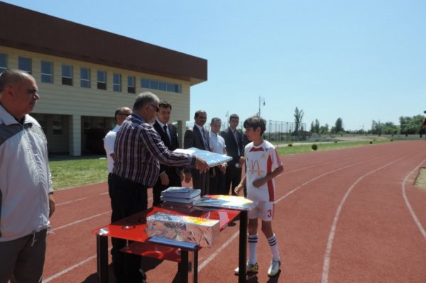 Sumqayıtlı yeniyetmələr futbol üzrə respublika birincisi oldu - VİDEO