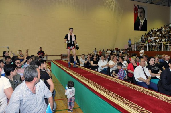 Sumqayıtda ilk dəfə: peşəkarlar arasında reytinq və kəmər döyüşləri keçirilib - FOTOLAR