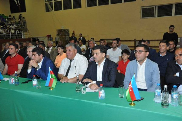 Sumqayıtda ilk dəfə: peşəkarlar arasında reytinq və kəmər döyüşləri keçirilib - FOTOLAR