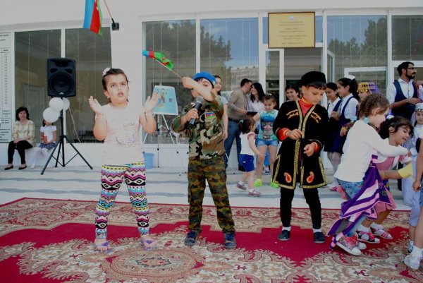 Sumqayıtda 1 İyun Beynəlxalq Uşaq Günü münasibətilə tədbir keçirilib - FOTOLAR Sumqayıtda 1 İyun Beynəlxalq Uşaq Günü münasibətilə tədbir keçirilib - FOTOLAR