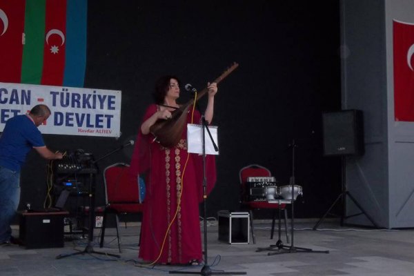 İzmirdə möhtəşəm Cümhuriyyət şənliyi - FOTOLAR