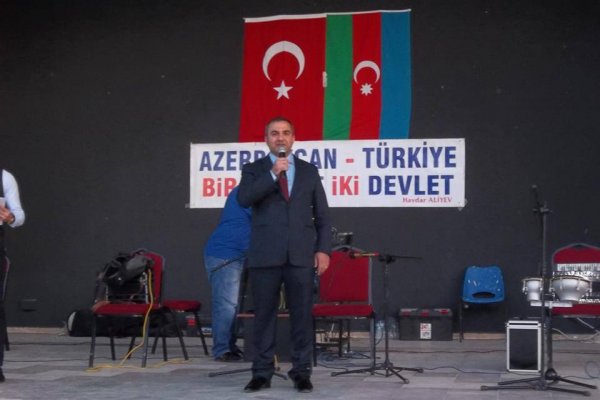 İzmirdə möhtəşəm Cümhuriyyət şənliyi - FOTOLAR İzmirdə möhtəşəm Cümhuriyyət şənliyi - FOTOLAR