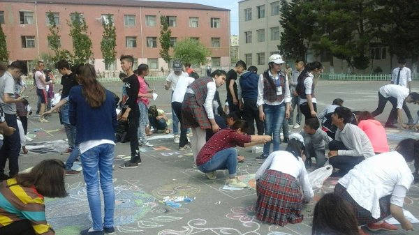 Sumqayıtda asfalt üzərində rəsm müsabiqəsi keçirilib - FOTOLAR