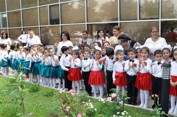 Sumqayıtın İcra başçısı uşaqları sevindirdi – FOTOLAR