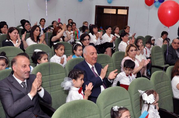 Sumqayıtın İcra başçısı uşaqları sevindirdi – FOTOLAR