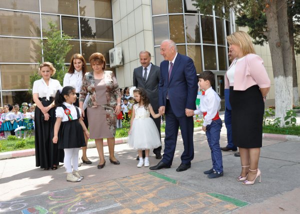 Sumqayıtın İcra başçısı uşaqları sevindirdi – FOTOLAR