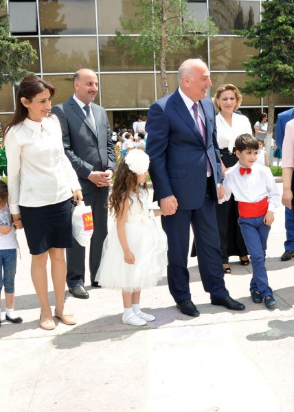 Sumqayıtın İcra başçısı uşaqları sevindirdi – FOTOLAR