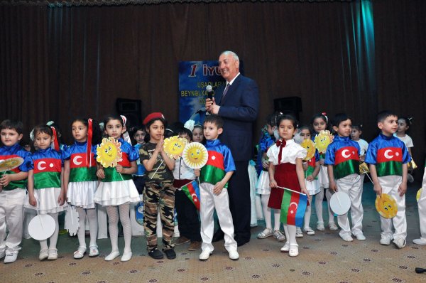 Sumqayıtın İcra başçısı uşaqları sevindirdi – FOTOLAR