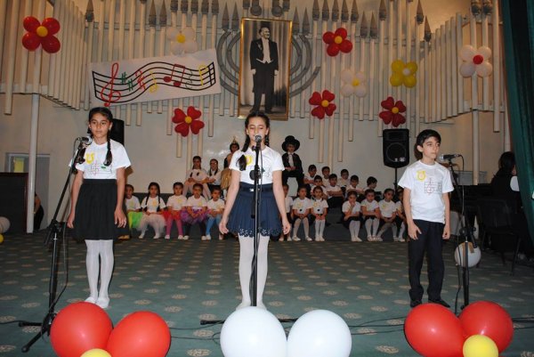 Sumqayıtın incəsənət və musiqi məktəblərində bayram tədbirləri keçirilib - FOTOLAR Sumqayıtın incəsənət və musiqi məktəblərində bayram tədbirləri keçirilib - FOTOLAR