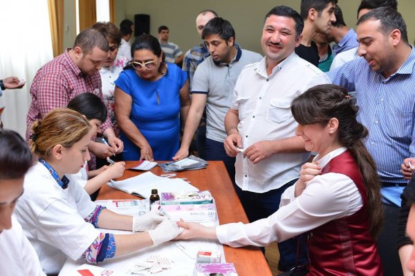 Sumqayıtda  kimyaçılar arasında könüllü skrininq-test analizi keçirilib - FOTO