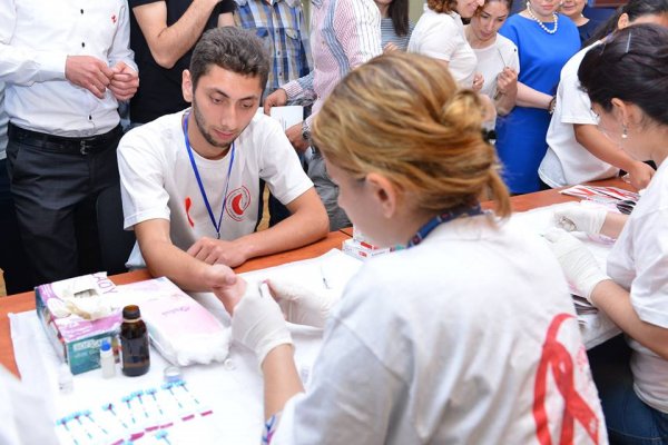 Sumqayıtda  kimyaçılar arasında könüllü skrininq-test analizi keçirilib - FOTO