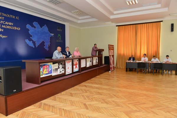 Sumqayıtda  kimyaçılar arasında könüllü skrininq-test analizi keçirilib - FOTO