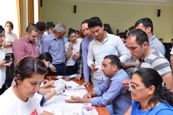 Sumqayıtda  kimyaçılar arasında könüllü skrininq-test analizi keçirilib - FOTO