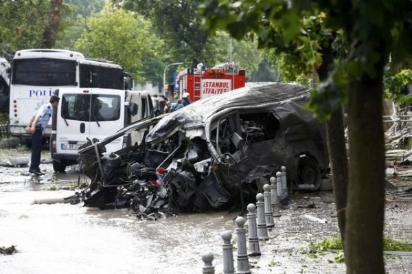 İstanbul səhəri partlayışla açdı - 11 ölü, 36 yaralı
