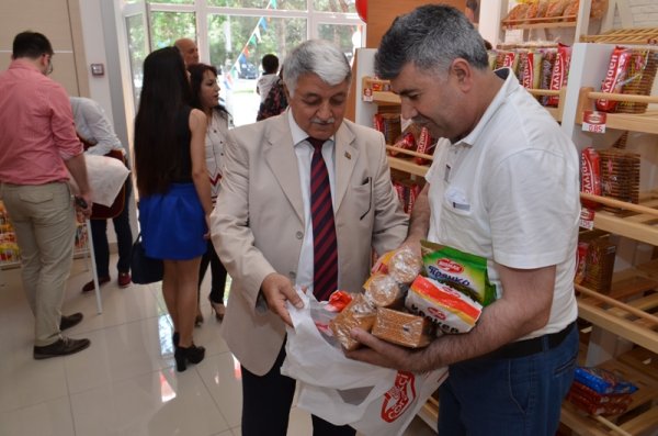 Sumqayıtda yeni mağaza - 12 çeşiddə çörək, onlarla növ un və makaron məmulatları zavod qiymətinə (R)