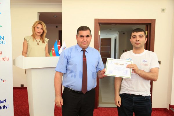 Sumqayıtda dini radikallığa qarşı təbliğat işinin aparılmasında gənclərin rolu müzakirə edilib Sumqayıtda dini radikallığa qarşı təbliğat işinin aparılmasında gənclərin rolu müzakirə edilib