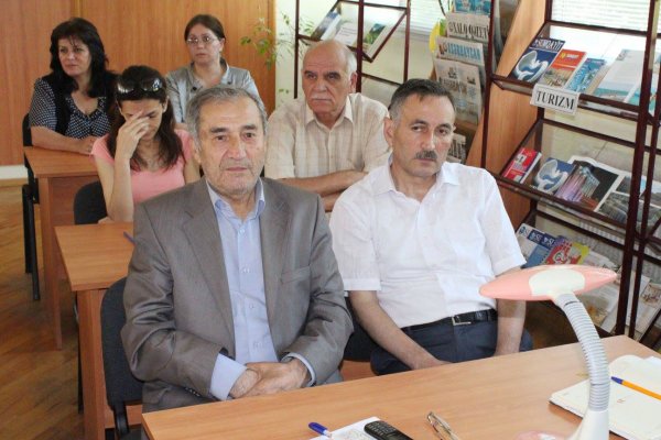 Sumqayıtda yazıçı-jurnalist Eyruz Məmmədovun yeni romanının təqdimatı keçirilib – FOTOLAR Sumqayıtda yazıçı-jurnalist Eyruz Məmmədovun yeni romanının təqdimatı keçirilib – FOTOLAR