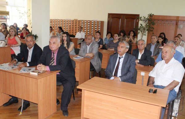 Sumqayıtda yazıçı-jurnalist Eyruz Məmmədovun yeni romanının təqdimatı keçirilib – FOTOLAR Sumqayıtda yazıçı-jurnalist Eyruz Məmmədovun yeni romanının təqdimatı keçirilib – FOTOLAR
