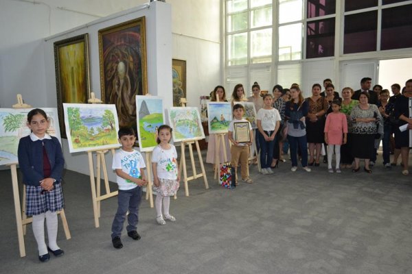 Sumqayıtda rəsm müsabiqəsinin qalibləri mükafatlandırıldı - FOTOLAR