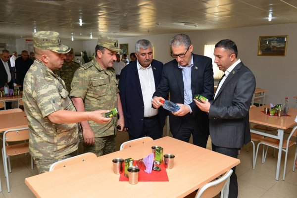 Sumqayıtın millət vəkilləri cəbhə bölgəsində əsgərlərlə bir arada – FOTOLAR Sumqayıtın millət vəkilləri cəbhə bölgəsində əsgərlərlə bir arada – FOTOLAR
