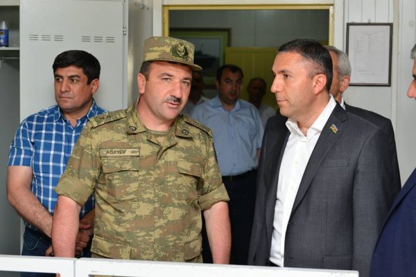 Sumqayıtın millət vəkilləri cəbhə bölgəsində əsgərlərlə bir arada – FOTOLAR Sumqayıtın millət vəkilləri cəbhə bölgəsində əsgərlərlə bir arada – FOTOLAR