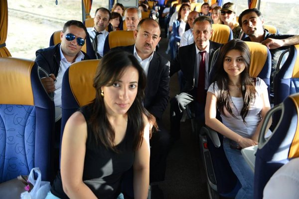 Sumqayıtın millət vəkilləri cəbhə bölgəsində əsgərlərlə bir arada – FOTOLAR Sumqayıtın millət vəkilləri cəbhə bölgəsində əsgərlərlə bir arada – FOTOLAR