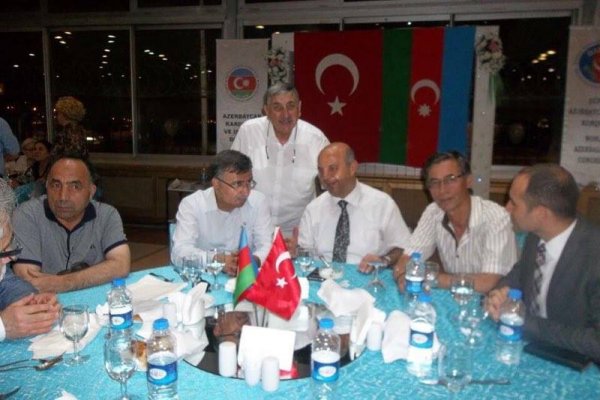 DAK və AKİDER İzmirdə iftar mərasimi təşkil edib -FOTO DAK və AKİDER İzmirdə iftar mərasimi təşkil edib -FOTO