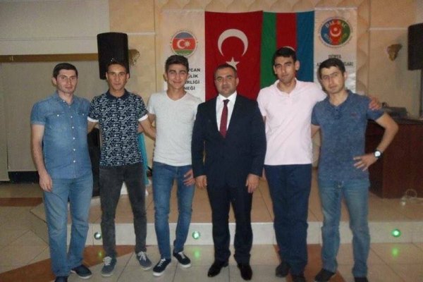 DAK və AKİDER İzmirdə iftar mərasimi təşkil edib -FOTO DAK və AKİDER İzmirdə iftar mərasimi təşkil edib -FOTO