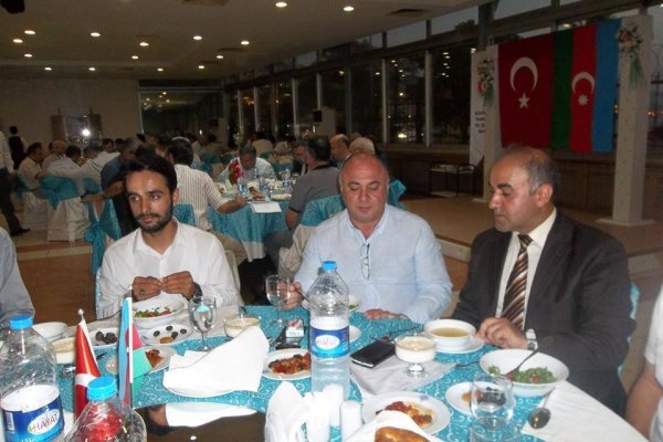 DAK və AKİDER İzmirdə iftar mərasimi təşkil edib -FOTO DAK və AKİDER İzmirdə iftar mərasimi təşkil edib -FOTO