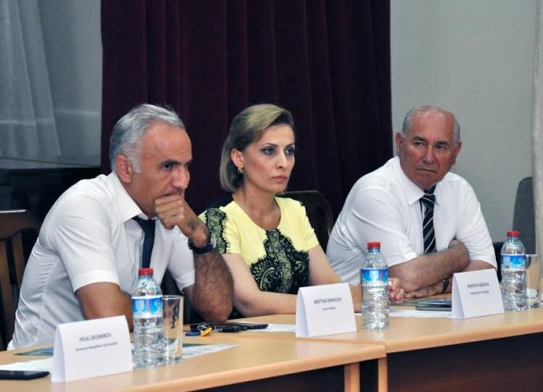 Sumqayıtda 40 ton kağız tullantı toplayanlar mükafatlandırıldı - FOTOLAR