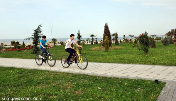 Sumqayıtın yeni bulvarı bu gün - FOTOREPORTAJ