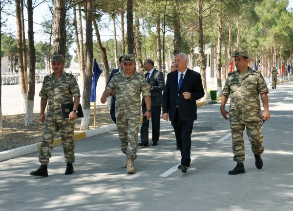 Sumqayıtın icra başçısı snayper tüfəngi ilə nişan "aldı" - VİDEO+FOTOLAR