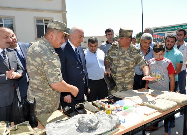 Sumqayıtın icra başçısı snayper tüfəngi ilə nişan "aldı" - VİDEO+FOTOLAR