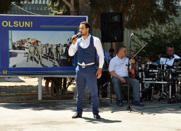 Sumqayıtın icra başçısı snayper tüfəngi ilə nişan "aldı" - VİDEO+FOTOLAR