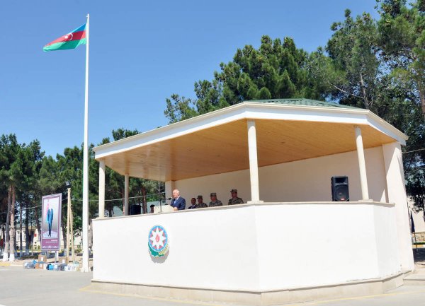 Sumqayıtın icra başçısı snayper tüfəngi ilə nişan "aldı" - VİDEO+FOTOLAR