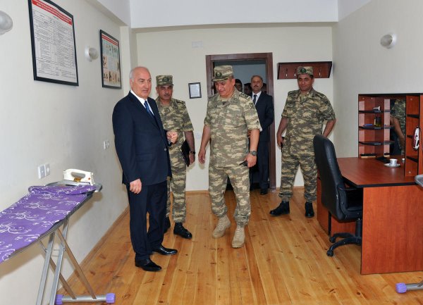 Sumqayıtın icra başçısı snayper tüfəngi ilə nişan "aldı" - VİDEO+FOTOLAR