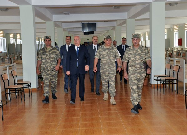 Sumqayıtın icra başçısı snayper tüfəngi ilə nişan "aldı" - VİDEO+FOTOLAR