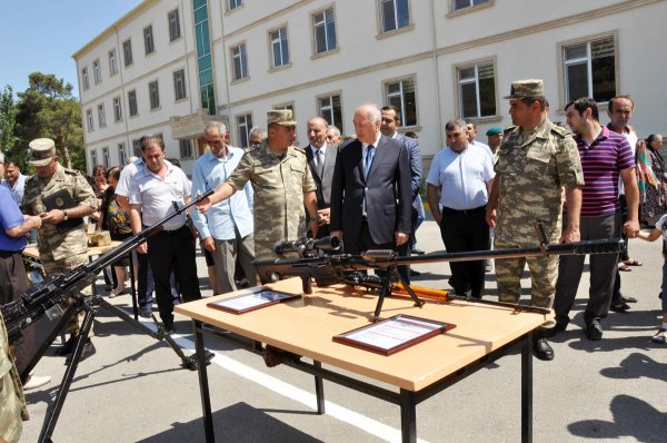 Sumqayıtın icra başçısı snayper tüfəngi ilə nişan "aldı" - VİDEO+FOTOLAR