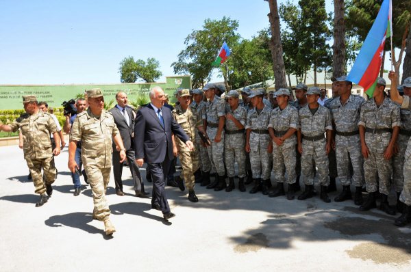 Sumqayıtın icra başçısı snayper tüfəngi ilə nişan "aldı" - VİDEO+FOTOLAR