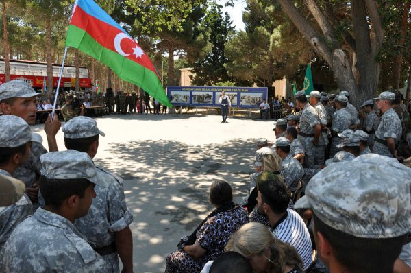 Sumqayıtın icra başçısı snayper tüfəngi ilə nişan "aldı" - VİDEO+FOTOLAR